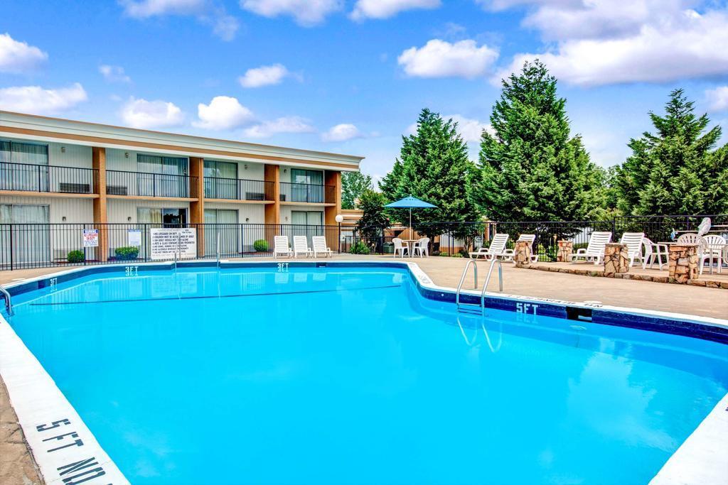 Quality Inn Gastonia Extérieur photo